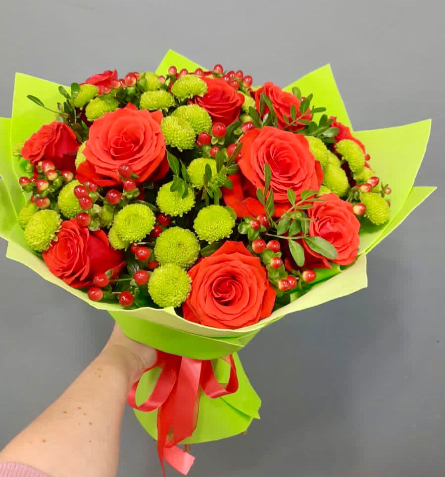 Букет цветов из: Хризантемы и Розы в Льве Толстом