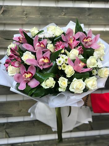 Букет цветов из: Розы и Хризантемы в Льве Толстом