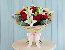 Букет цветов из:  Лилии и Розы в Льве Толстом