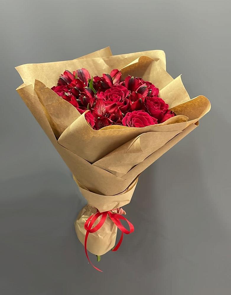 Букет цветов из: Альстромерии и Розы в Льве Толстом