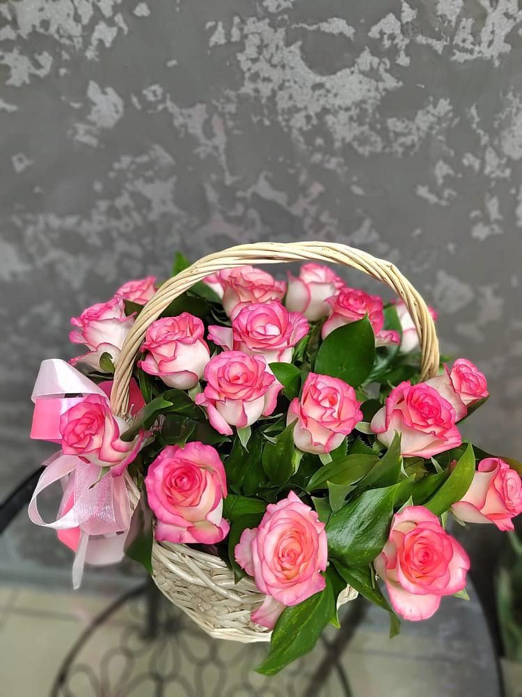 Цветочная композиция из Розы в корзине в Льве Толстом
