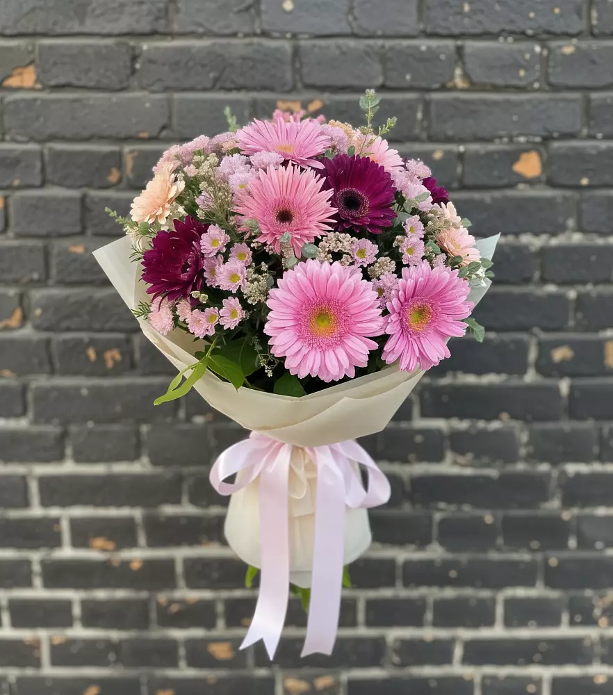 Букет цветов из: Герберы и Хризантемы в Льве Толстом