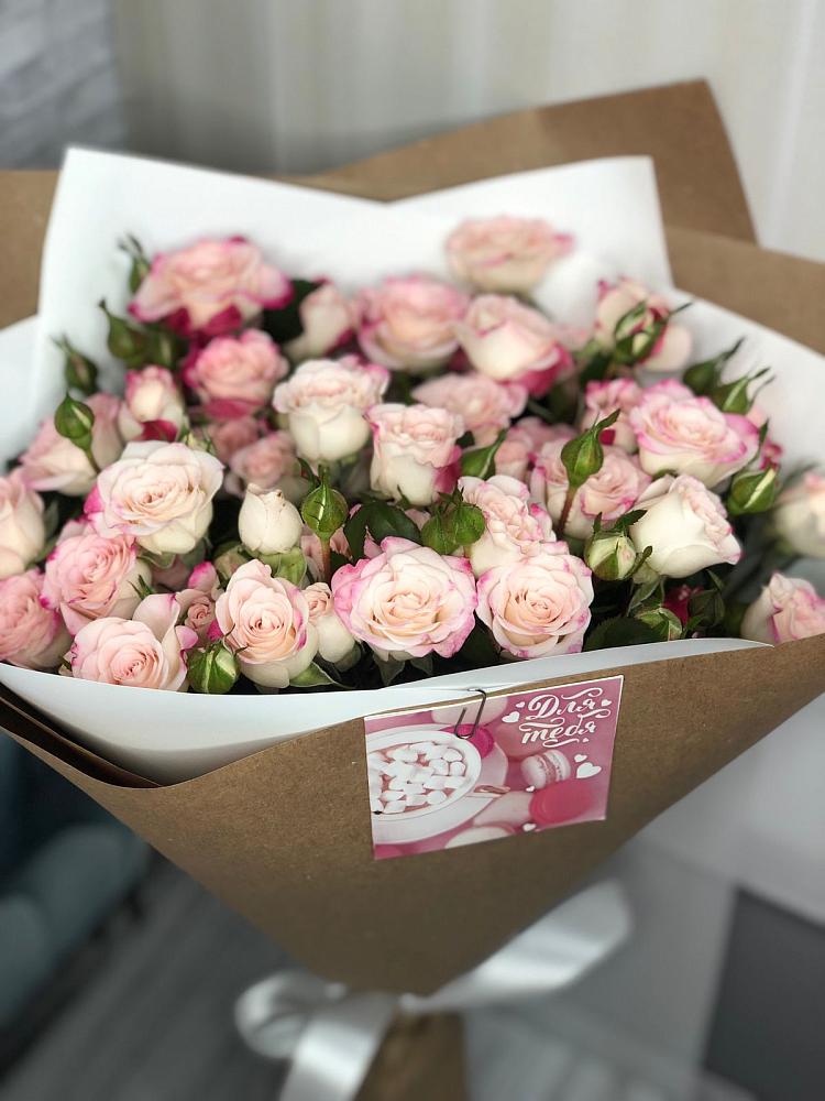 Букет цветов из: Розы в Льве Толстом