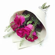 Букет цветов из:  Розы в Льве Толстом