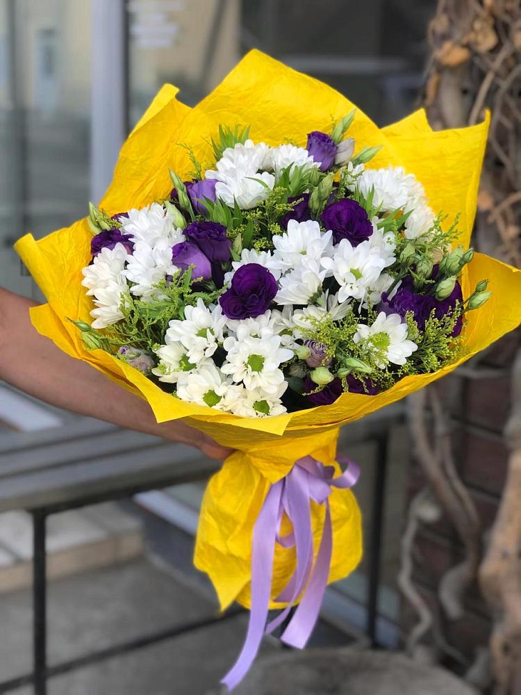 Букет цветов из: Ирисы, Хризантемы и Ромашки в Льве Толстом