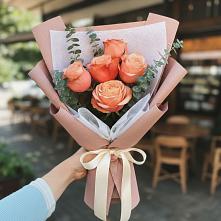 Букет цветов из:  Розы в Льве Толстом