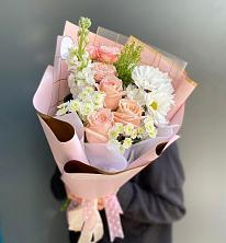 Букет цветов из:  Хризантемы и Розы в Льве Толстом