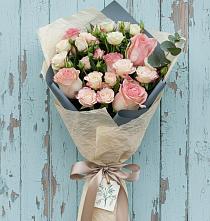 Букет цветов из:  Розы в Льве Толстом