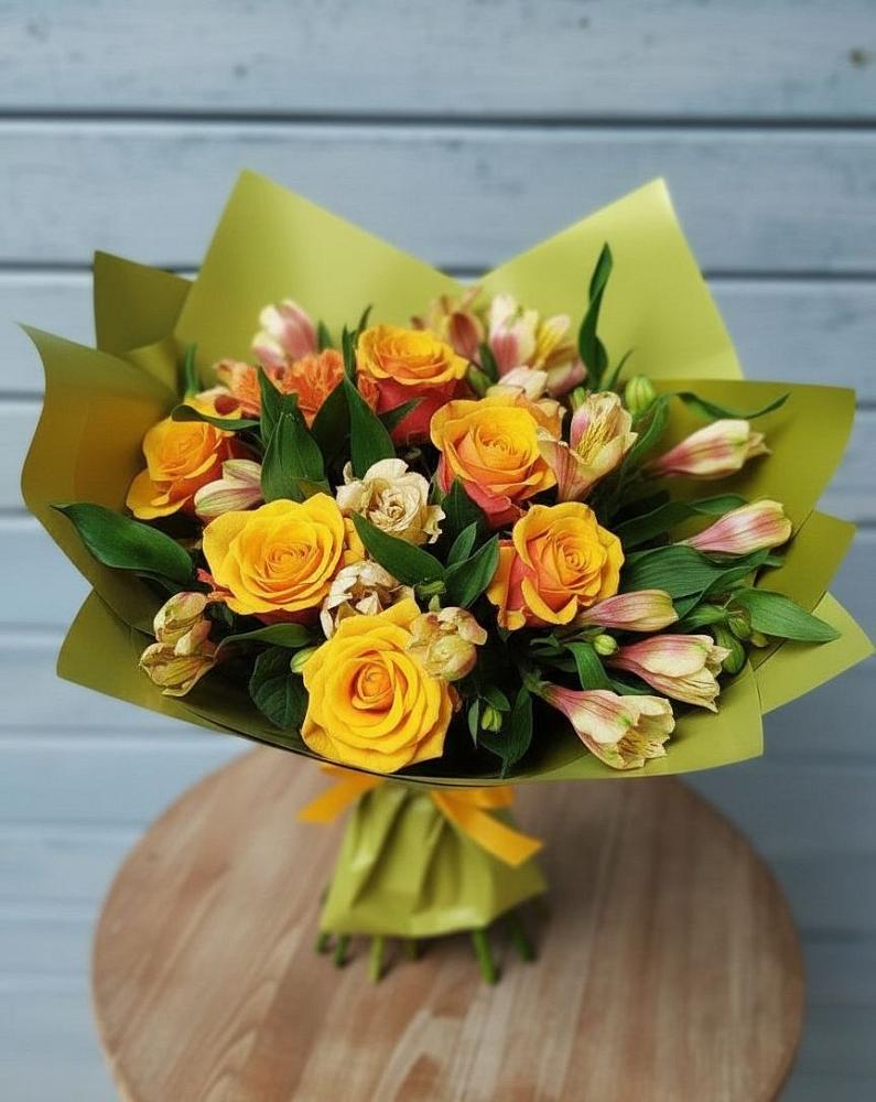 Букет цветов из: Альстромерии и Розы в Льве Толстом