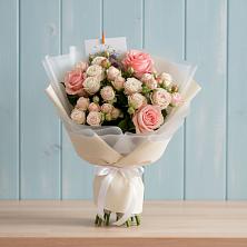 Букет цветов из:  Розы в Льве Толстом