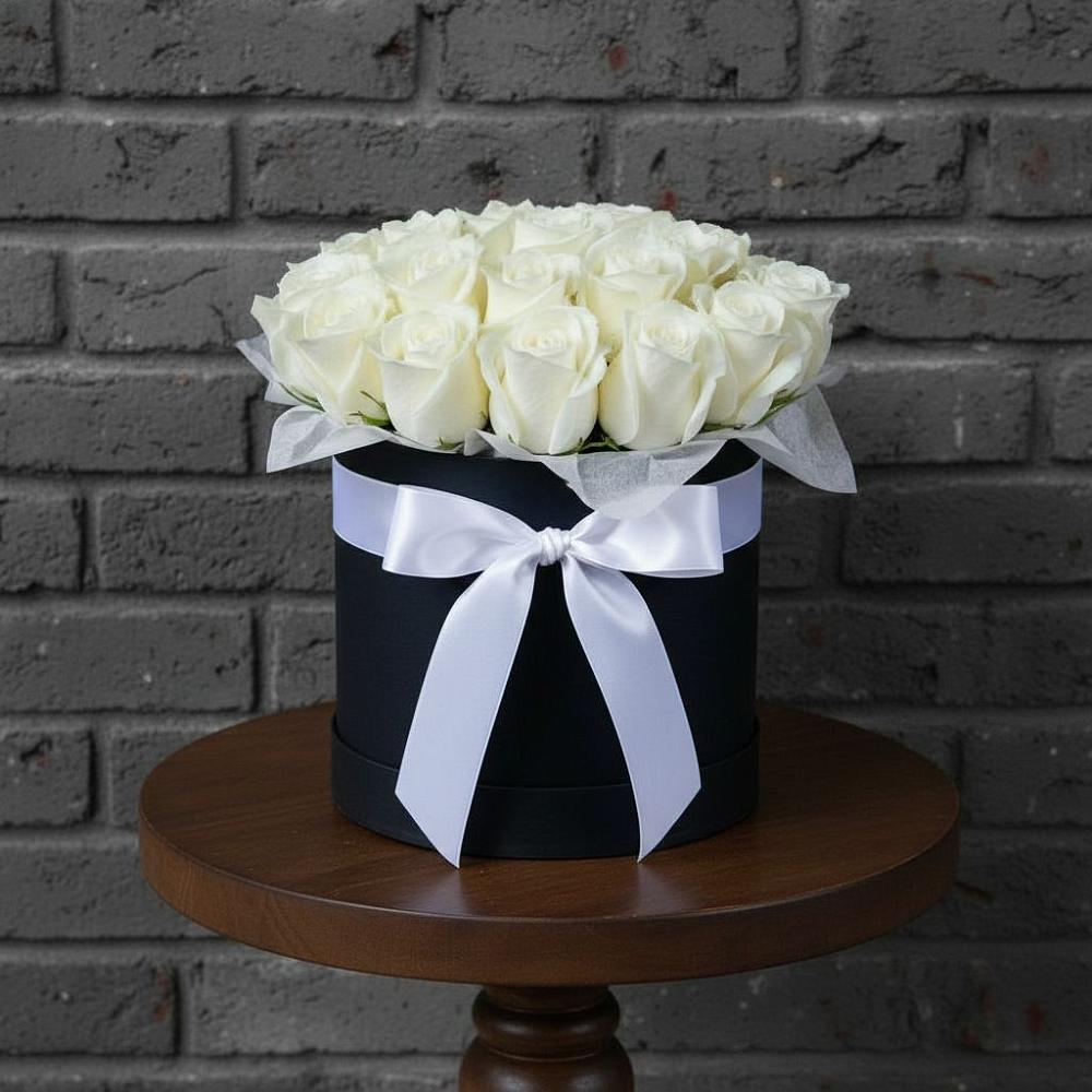 Цветочная композиция из Розы в шляпной коробке в Льве Толстом