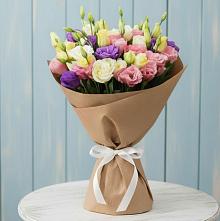 Букет цветов из:  Лизиантусы в Льве Толстом