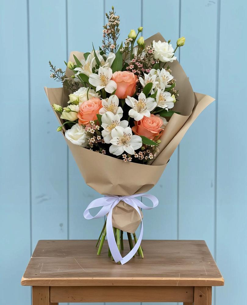 Букет цветов из: Альстромерии, Лизиантусы, Розы и Хризантемы в Льве Толстом