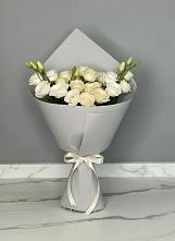 Букет цветов из:  Розы и Лизиантусы в Льве Толстом